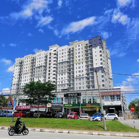 Tropika Homestay Bangi With 3 Bedrooms Kajang Εξωτερικό φωτογραφία