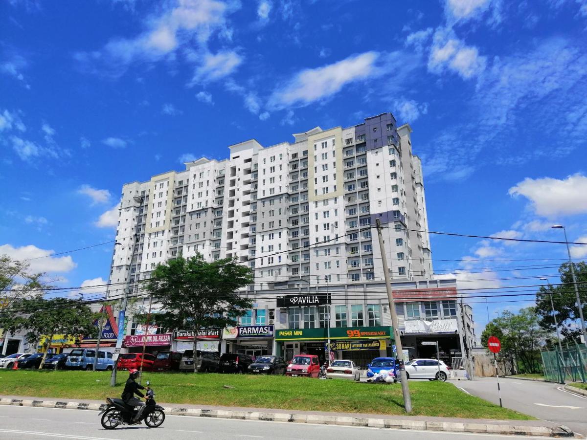 Tropika Homestay Bangi With 3 Bedrooms Kajang Εξωτερικό φωτογραφία